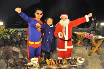 هتل Yangshuo Mountain Nest Boutique