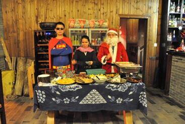 هتل Yangshuo Mountain Nest Boutique