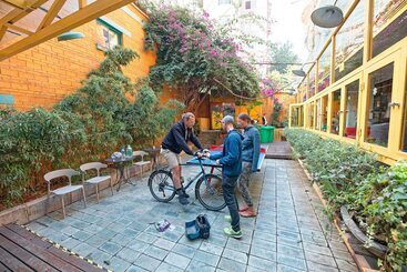 The Cloudland International Youth Hostel Close To The City Center,15 Min Walks To The Subway, Close