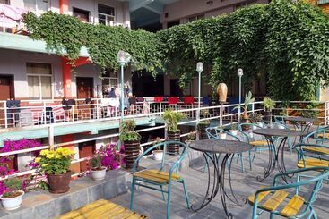The Cloudland International Youth Hostel Close To The City Center,15 Min Walks To The Subway, Close