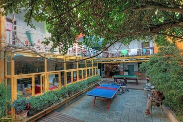 The Cloudland International Youth Hostel Close To The City Center,15 Min Walks To The Subway, Close