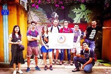 The Cloudland International Youth Hostel Close To The City Center,15 Min Walks To The Subway, Close