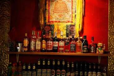 The Cloudland International Youth Hostel Close To The City Center,15 Min Walks To The Subway, Close