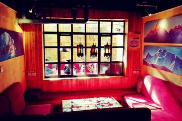 The Cloudland International Youth Hostel Close To The City Center,15 Min Walks To The Subway, Close