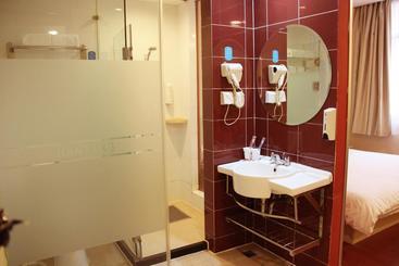 هتل Hanting Express Mianyang Wuyi Square Branch