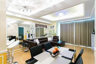 هتل Avant Apartments At The Fort