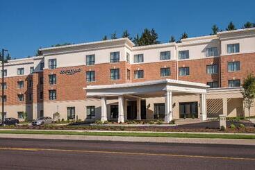 هتل Courtyard By Marriott Hershey Chocolate Avenue