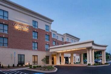 هتل Courtyard By Marriott Hershey Chocolate Avenue