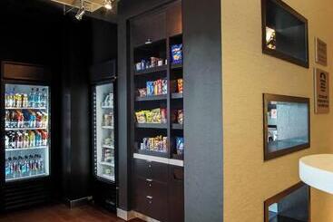 호텔 Courtyard By Marriott Lenox Berkshires