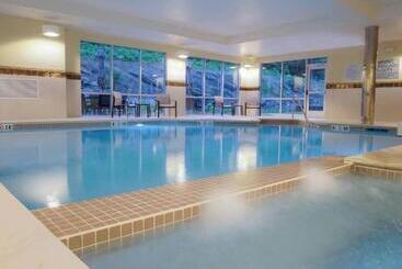 호텔 Courtyard By Marriott Lenox Berkshires