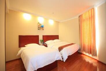 هتل Greentree Inn Liaoning Dalian Railway Station South Shengli Square Express