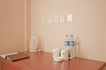 هتل Greentree Inn Liaoning Dalian Railway Station South Shengli Square Express