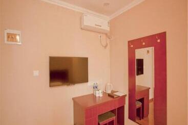 هتل Greentree Inn Liaoning Dalian Railway Station South Shengli Square Express