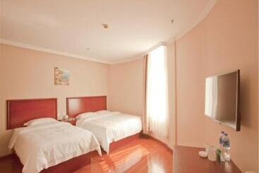 هتل Greentree Inn Liaoning Dalian Railway Station South Shengli Square Express