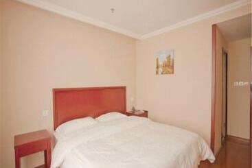 هتل Greentree Inn Liaoning Dalian Railway Station South Shengli Square Express