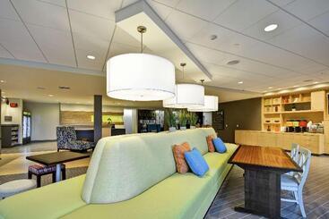 هتل Home2 Suites By Hilton Rapid City