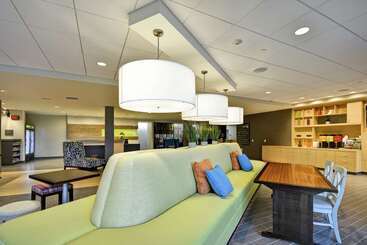 هتل Home2 Suites By Hilton Rapid City