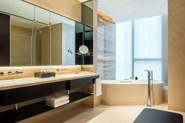 هتل Hyatt Regency Shanghai Global Harbor