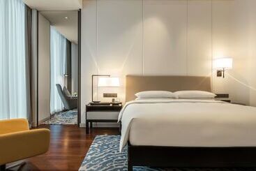 هتل Hyatt Regency Shanghai Global Harbor
