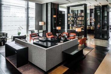 هتل Hyatt Regency Shanghai Global Harbor
