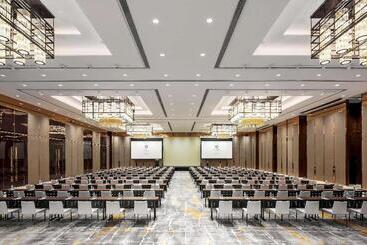 هتل Hyatt Regency Shanghai Global Harbor