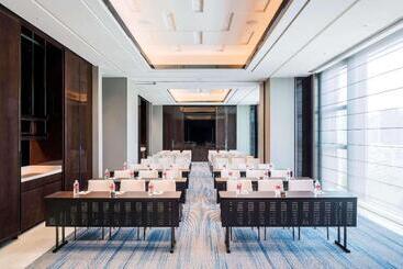 هتل Hyatt Regency Shanghai Global Harbor