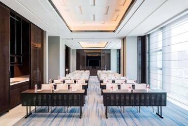 هتل Hyatt Regency Shanghai Global Harbor
