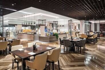 هتل Hyatt Regency Shanghai Global Harbor