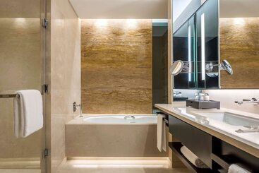 هتل Hyatt Regency Shanghai Global Harbor