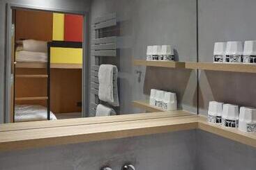فندق Yooma Urban Lodge Tour Eiffel