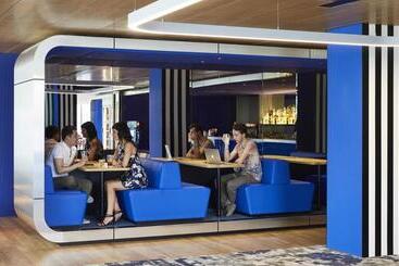 فندق Yooma Urban Lodge Tour Eiffel