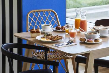 فندق Yooma Urban Lodge Tour Eiffel