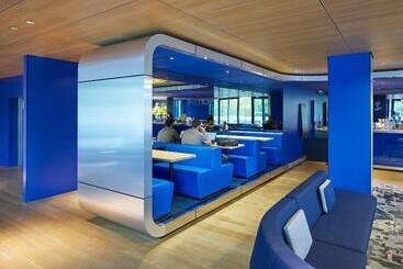 فندق Yooma Urban Lodge Tour Eiffel