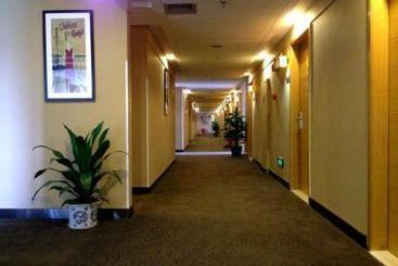 هتل 7days Premium Qinhuangdao Railway Station Yingbin Road
