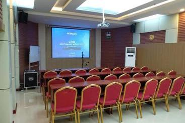 هتل 7days Premium Qinhuangdao Railway Station Yingbin Road