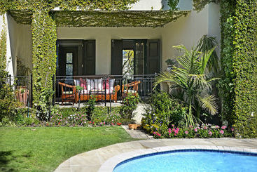 تختخواب و صبحانه 21 Roux Street Franschhoek