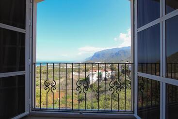 Coral Los Silos  Your Natural Accommodation Choice