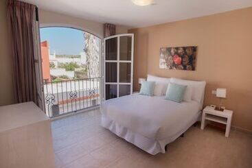 Coral Los Silos  Your Natural Accommodation Choice - Los Silos
