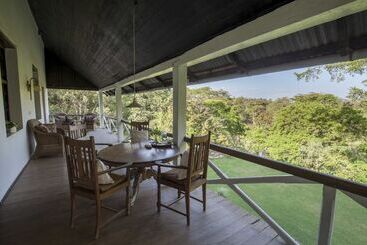 هتل Ngare Sero Mountain Lodge