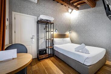 Martelli 6 Suite & Apartments