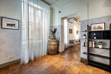 Martelli 6 Suite & Apartments