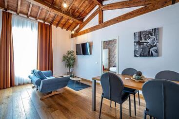 Martelli 6 Suite & Apartments