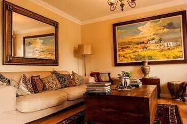 پانسیون Acacia House