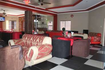 پانسیون Miraton Guest Lodge