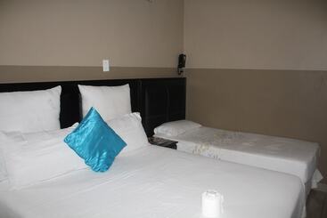 پانسیون Miraton Guest Lodge