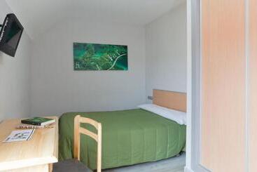 هتل Olympia Ronda Hostel