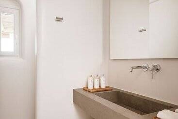 هتل Néro Luxury Suites