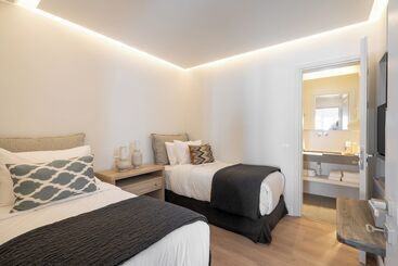 هتل Néro Luxury Suites