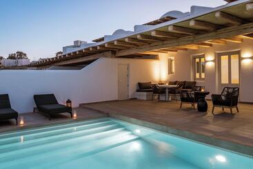 هتل Néro Luxury Suites