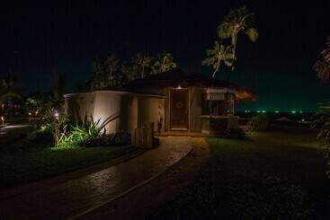 هتل Pristine Mermaid Resort
